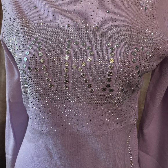 Sweaters - Picture 7 of 9